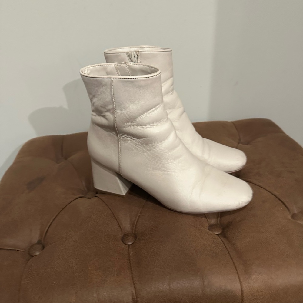 Steve Madden Elegant White Ankle Boots